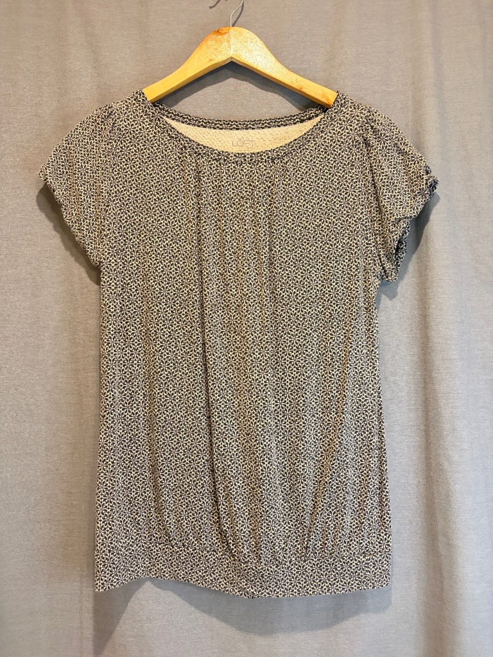 Ann Taylor LOFT Black Cream Patterned Blouse Top Shirt Womens Medium